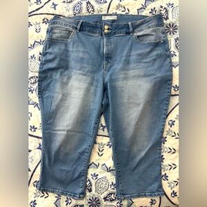 Capri denim jeans